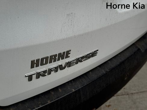 Used 2020 Chevrolet Traverse LT image 30