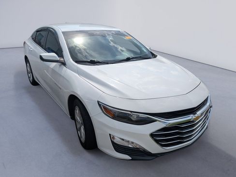 Used 2021 Chevrolet Malibu LT FWD image 1