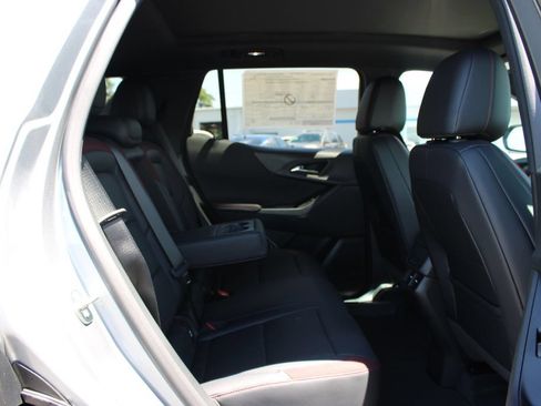 New 2026 Chevrolet Equinox RS w/ Convenience Package III FWD image 33