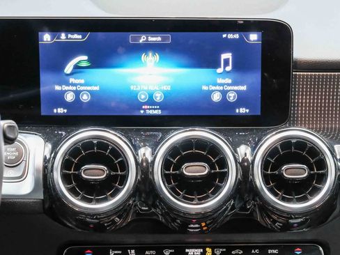 Certified 2022 Mercedes-Benz GLB 250 image 14