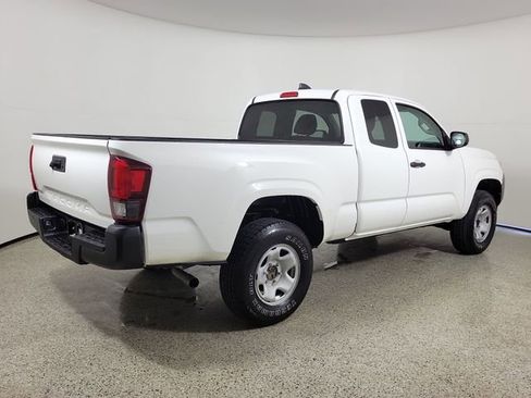 Used 2022 Toyota Tacoma SR image 5