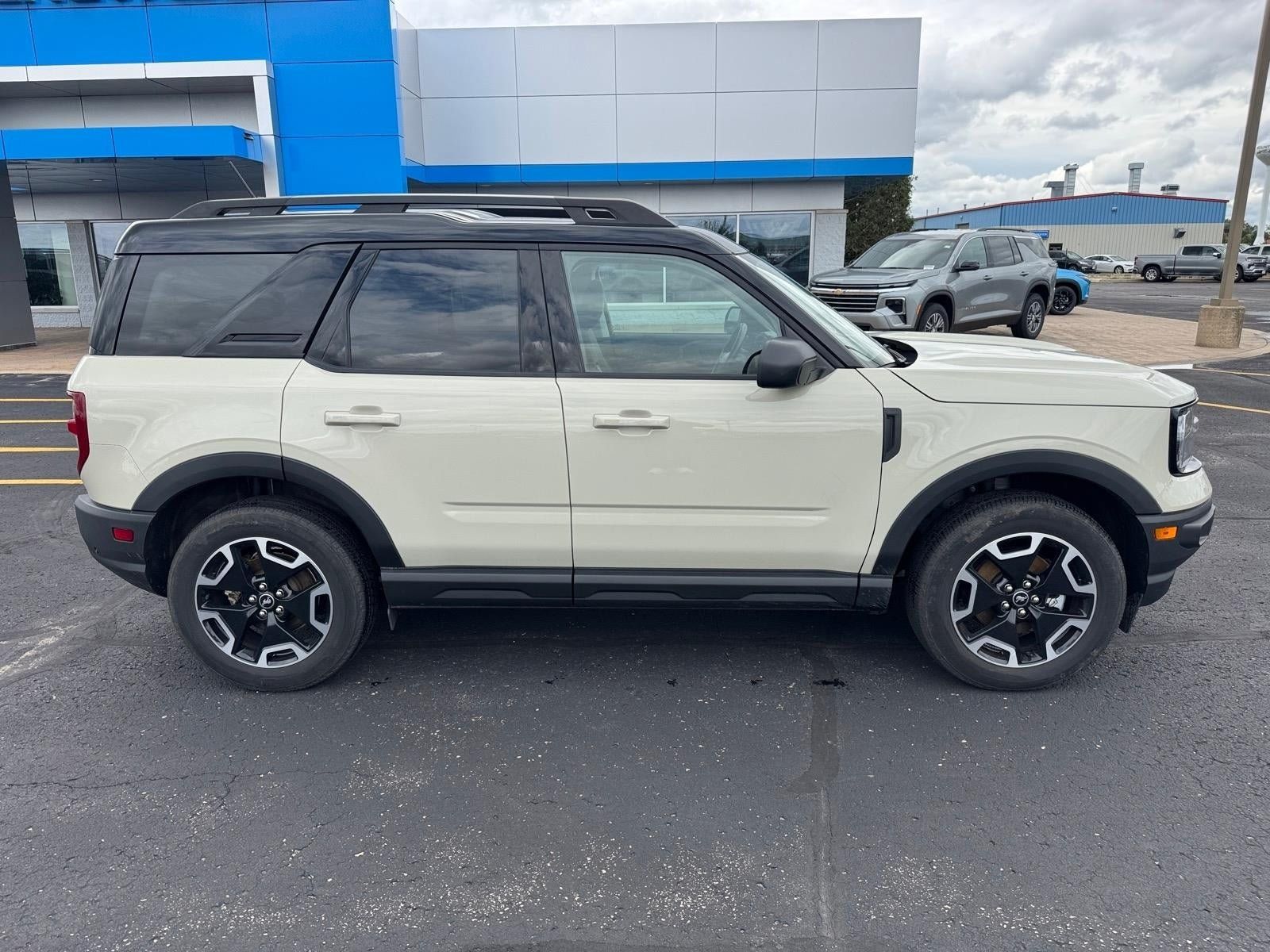 Used 2024 Ford Bronco Sport Outer Banks w/ Tech Package AWD/4WD image 2