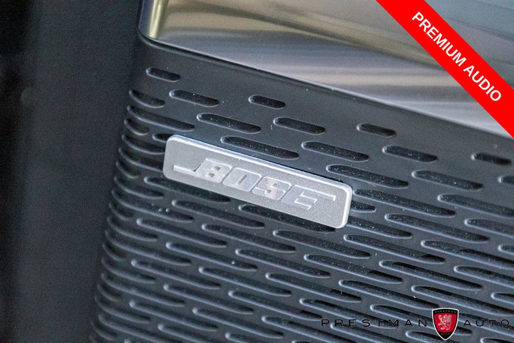 Used 2025 Chevrolet Traverse RS FWD image 11