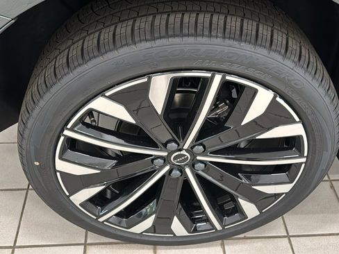 New 2026 Volvo XC60 B5 Ultra w/ Climate Package image 31