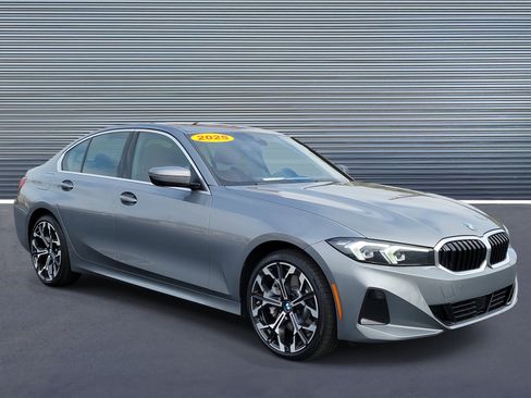 Used 2025 BMW 330i xDrive Sedan image 2