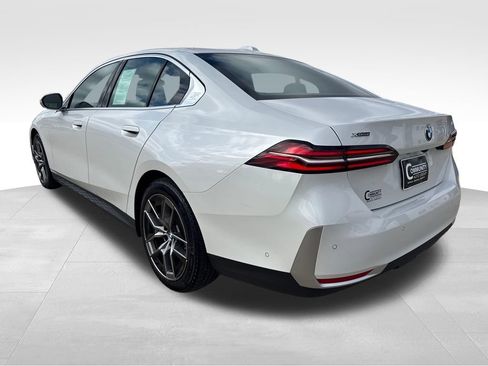 Used 2026 BMW 530i xDrive AWD/4WD image 3