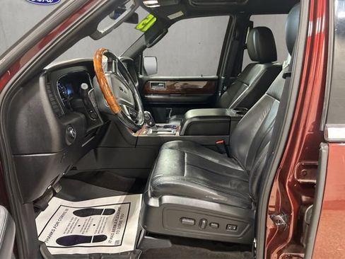 Used 2015 Lincoln Navigator L 4WD image 12