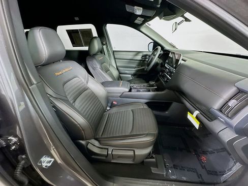 Used 2025 Nissan Pathfinder Rock Creek AWD/4WD image 12