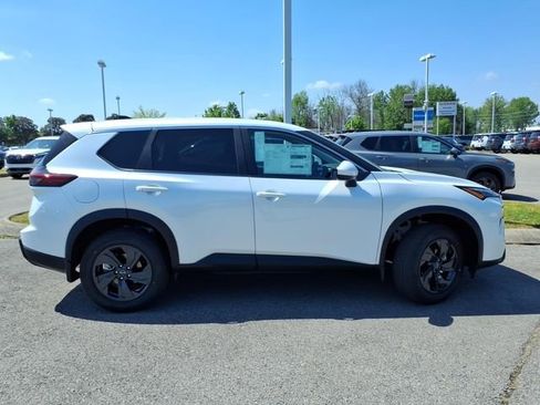 New 2026 Nissan Rogue SV FWD image 2