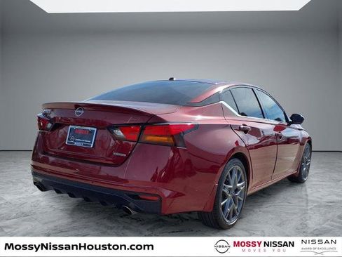 Certified 2024 Nissan Altima 2.0 SR FWD image 7