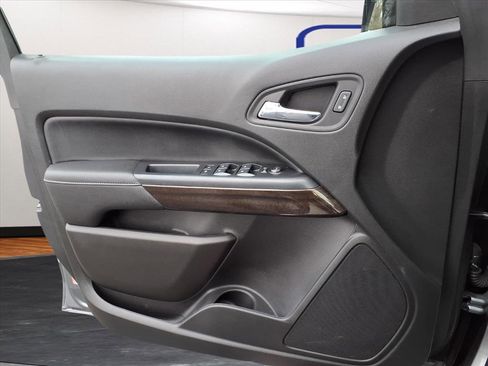 Used 2020 GMC Canyon SLE image 9