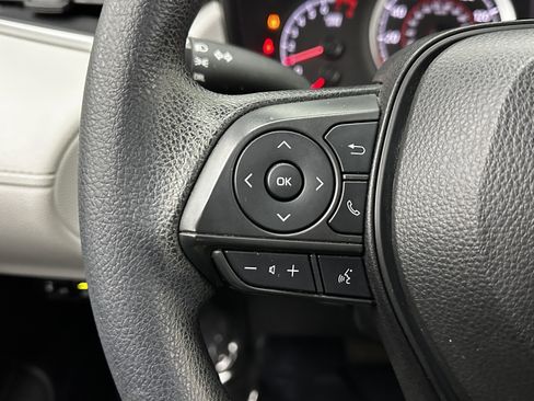 Used 2022 Toyota Corolla Cross L image 19