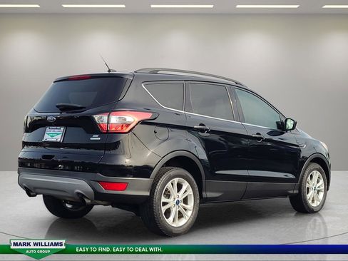 Used 2018 Ford Escape SE FWD image 4