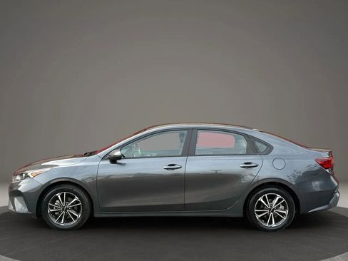 Used 2024 Kia Forte LXS w/ LXS Technology Package image 8