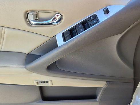 Used 2014 Nissan Murano SL w/ Navigation Package image 34