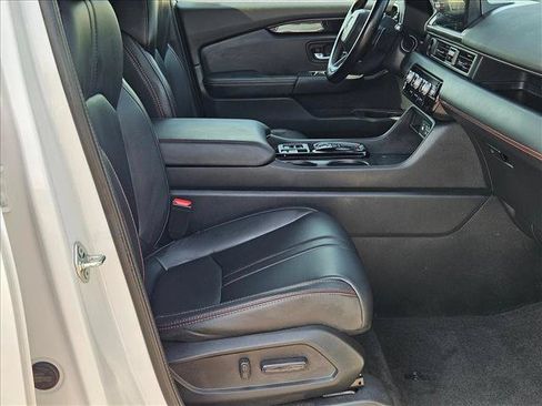 Used 2024 Honda Pilot TrailSport image 23
