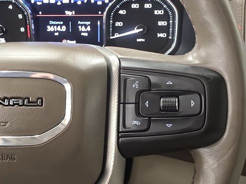 Used 2021 GMC Yukon XL Denali w/ Denali Premium Package AWD/4WD image 33