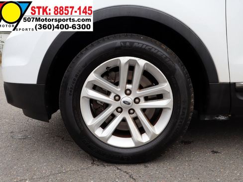 Used 2015 Ford Explorer XLT w/ Equipment Group 202B image 22