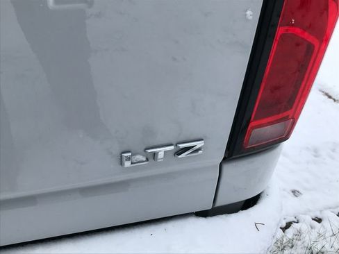 Used 2025 Chevrolet Silverado 2500 LTZ w/ LTZ Premium Package image 3