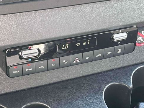 Used 2024 Mercedes-Benz Sprinter 2500 image 25