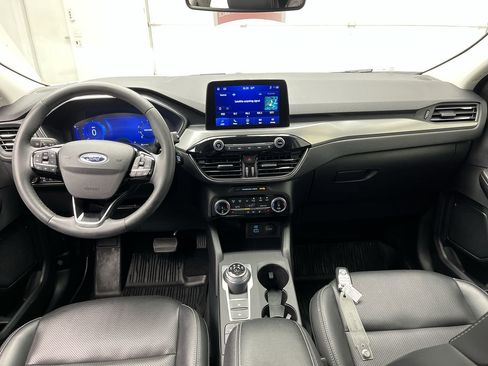 Certified 2022 Ford Escape Titanium AWD/4WD image 4