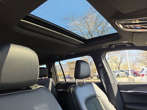 New 2026 Jeep Grand Cherokee L 4WD image 36