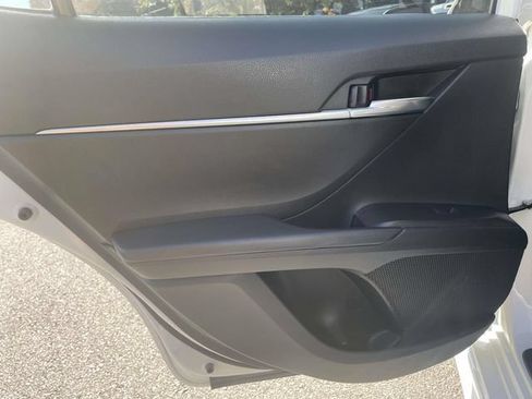 Used 2021 Toyota Camry SE FWD image 14