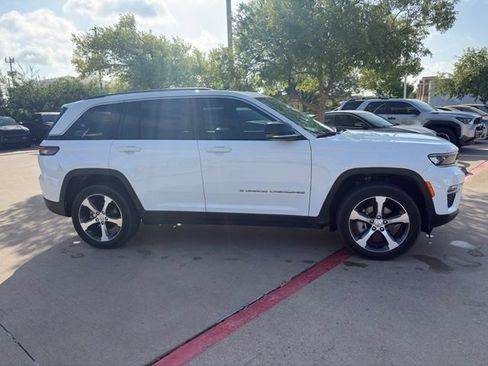 Used 2023 Jeep Grand Cherokee Limited AWD/4WD image 4