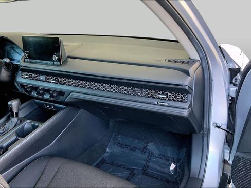 Used 2024 Honda Accord EX image 19