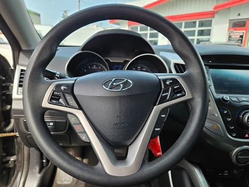 Used 2015 Hyundai Veloster image 17
