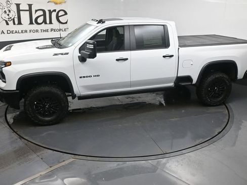 New 2026 Chevrolet Silverado 2500 ZR2 w/ LPO, Dark Essentials Package image 21