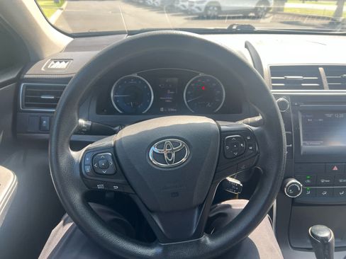 Used 2017 Toyota Camry LE image 20