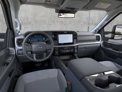 New 2026 Ford F250 XLT w/ XLT Premium Package AWD/4WD image 9