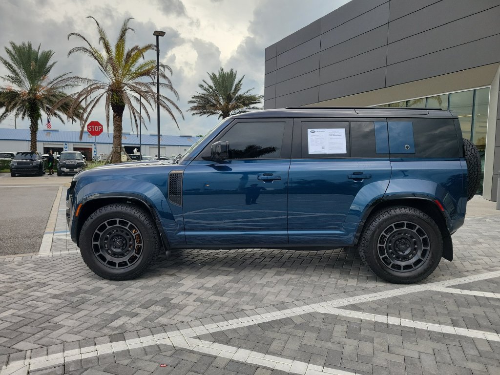 Used 2026 Land Rover Defender 110 OCTA AWD/4WD image 2