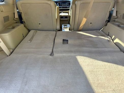 Used 2016 Toyota Highlander XLE FWD image 11