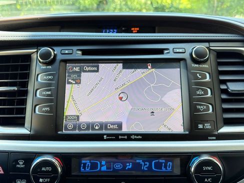 Used 2019 Toyota Highlander XLE AWD/4WD image 38