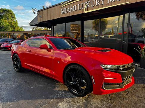 Used 2019 Chevrolet Camaro SS image 4