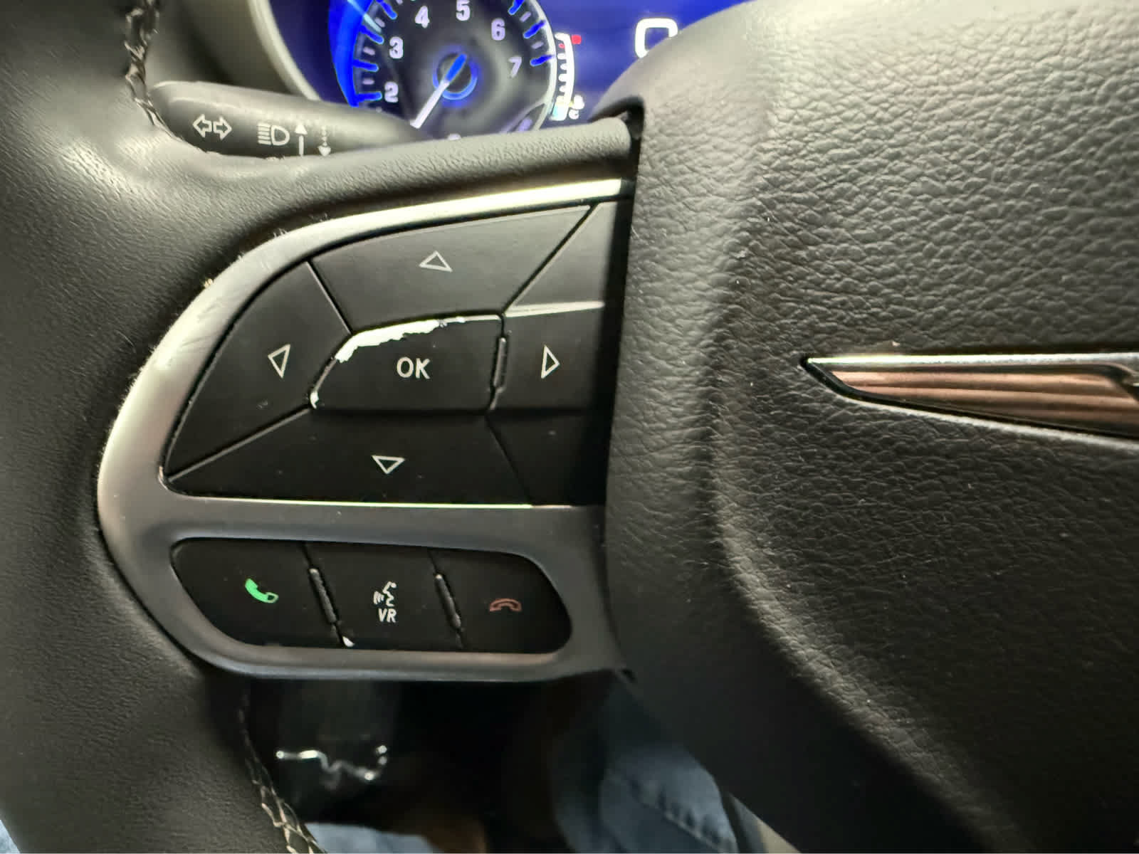 Used 2022 Chrysler Pacifica Touring-L FWD image 12