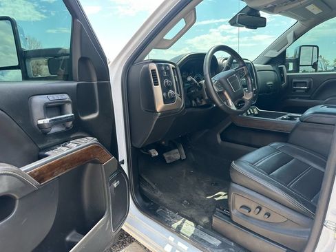 Used 2018 GMC Sierra 3500 Denali w/ Duramax Plus Package AWD/4WD image 34