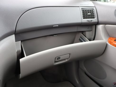 Used 2009 Toyota Sienna XLE FWD image 37