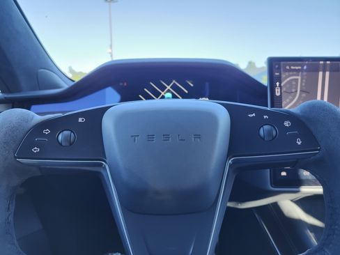 Used 2022 Tesla Model S AWD/4WD image 29