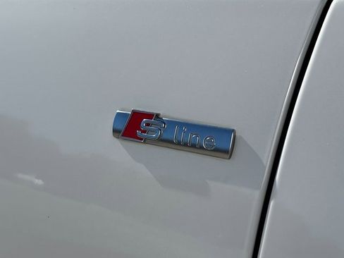 Used 2020 Audi Q8 Prestige w/ Prestige Package image 26