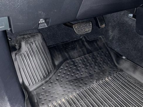 Used 2020 Toyota Tacoma TRD Off-Road w/ Blackout Package image 38