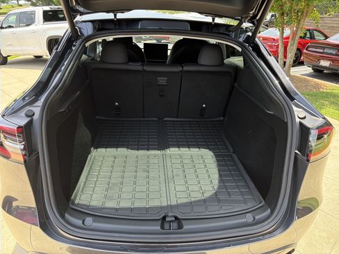 Used 2025 Tesla Model Y Long Range RWD image 18