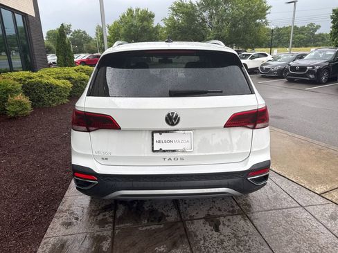 Used 2022 Volkswagen Taos SE w/ IQ.Drive SE Package FWD image 5
