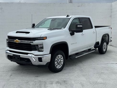 Used 2024 Chevrolet Silverado 2500 LT image 10