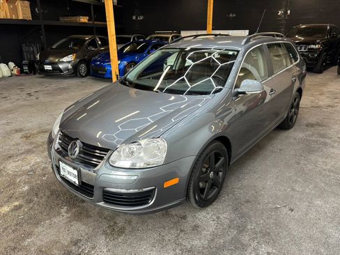Used 2009 Volkswagen Jetta SE FWD image 4