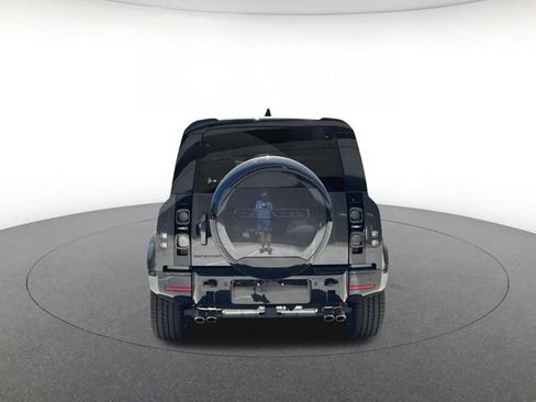 New 2025 Land Rover Defender 110 V8 AWD/4WD image 4