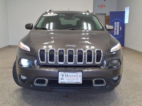 Used 2016 Jeep Cherokee Latitude w/ Cold Weather Group image 2