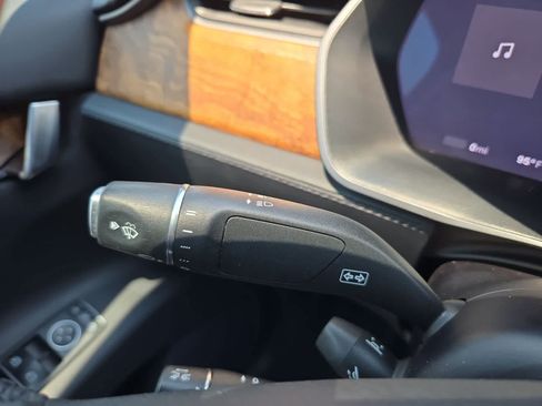 Used 2020 Tesla Model X Long Range AWD/4WD image 22